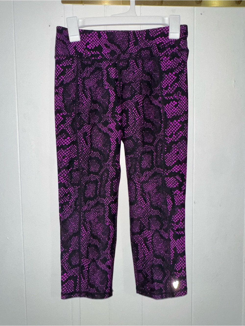 Betsey Johnson Purple & Black Snake Print Capri Leggings Size Medium